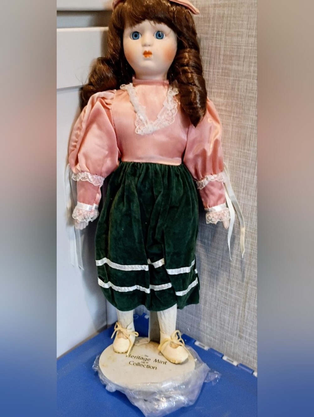 PORCELAIN DOLL The Heritage Mint Collection 16" Display Stand included Estate